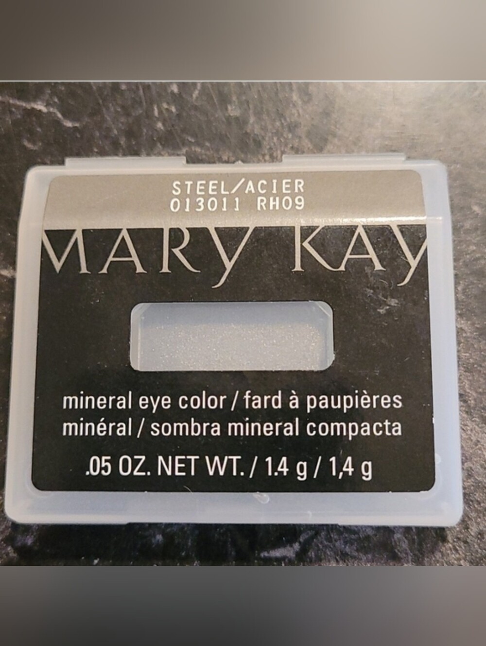 New in packaging!  Mary Kay Steel Mineral powder eye color